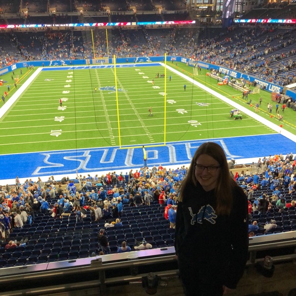 Meet your Posher, Lydia - Picture 1 of 1